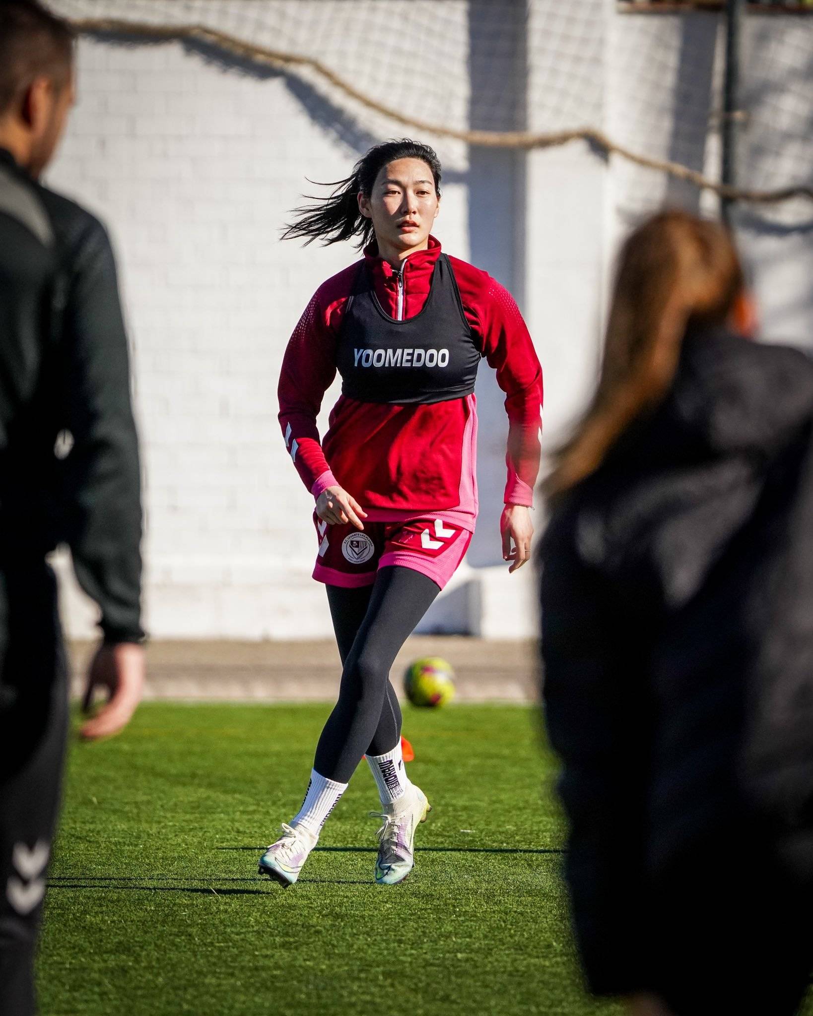 关于赛地聚焦——法国杯冲刺阶段热度飙升；托特纳姆复出首秀；质疑声仍在；更衣室氛围转暖的信息